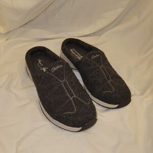 Skechers Black Slip-On Clogs